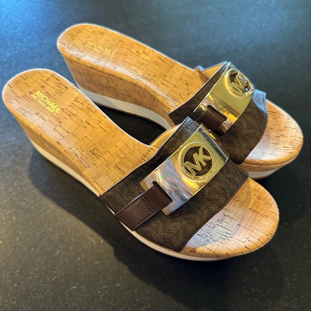 Women’s size 11 Michael Kors platform sandal